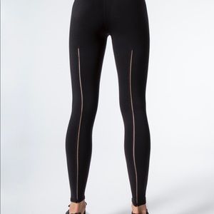 Alo yoga dash leggings
